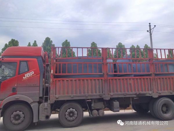 熱烈祝賀鄭州地鐵12號線21.4米長富水細(xì)砂層機(jī)械法聯(lián)絡(luò)通道順利貫通！(圖5)